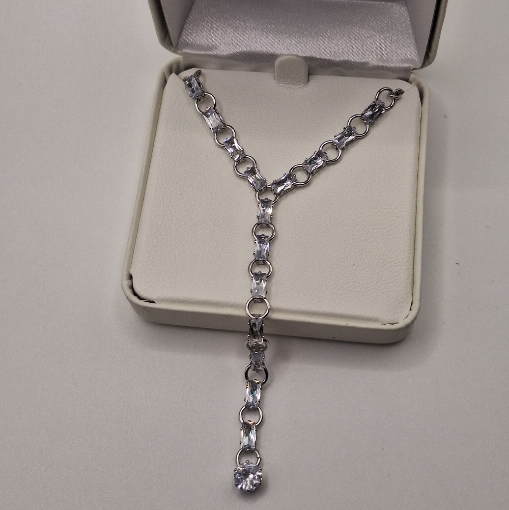 Boxed Swarovski Crystal Y-Drop Necklace – Nwt - Picture 2 of 8